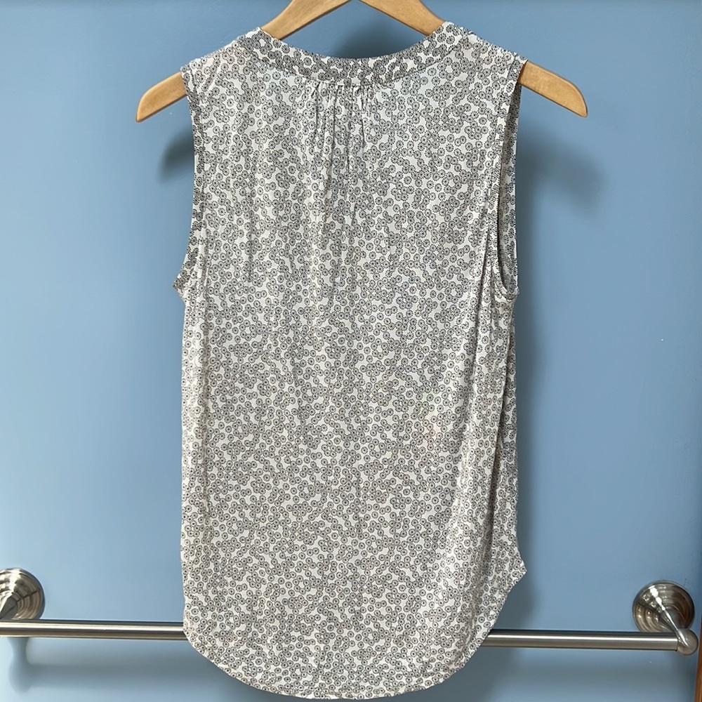 Loft Shell Tank Top Blouse Size Small - Picture 3 of 4